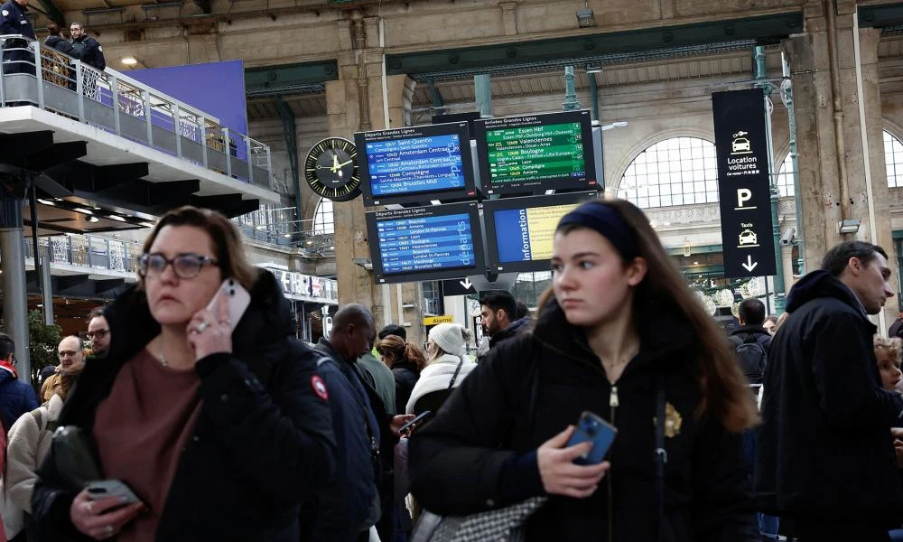 Βρετανία: Αύριο η πλήρης αποκατάσταση της κυκλοφορίας των τρένων